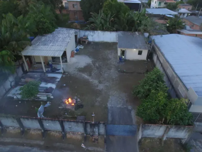 Terreno 900 m2 com galpão com 90 m2 + casa com 60 m2