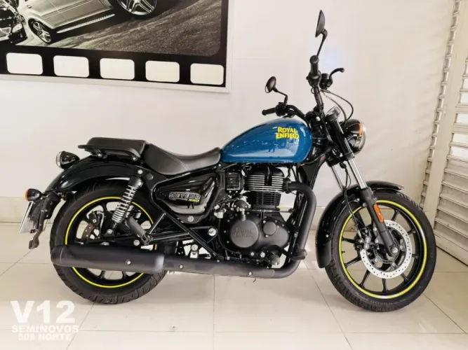Royal Enfield Meteor 350 Fireball Blue.