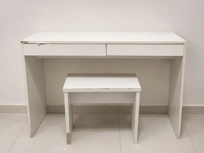 Mesa de estudos + banqueta