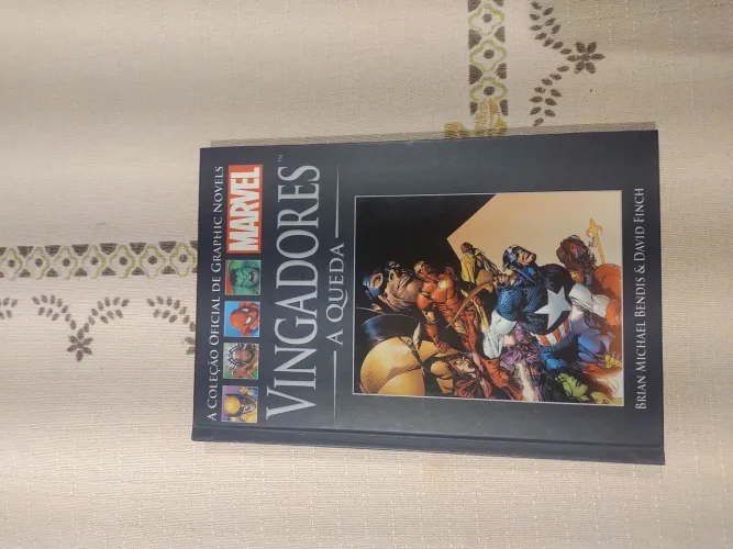 HQ Vingadores a Queda - Salvat Capa Preta
