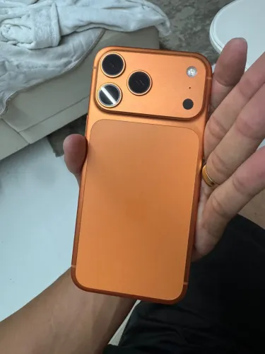iPhone 17 pro max MANCHA NA TELA