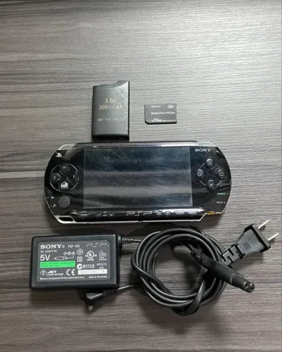 Vendo psp 1000 350$