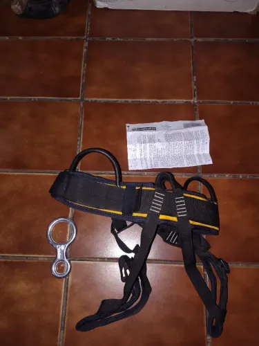 Cadeirinha ou Boldrier para rapel ou escalada leia o anúncio