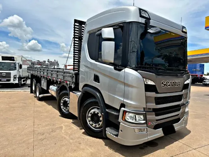 Scania P320 bitruck carroceria 2019