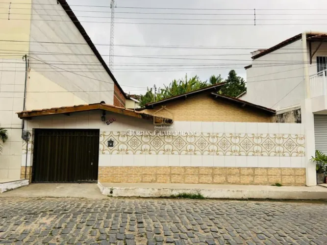 Casa Ampla no Centro de Pacoti | Excelente para Moradia ou Clínica | 253,45 m²