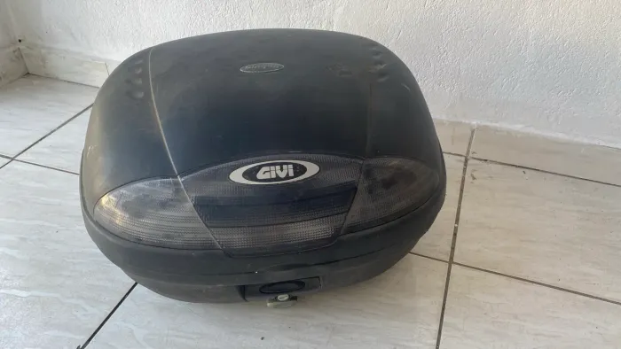 VENDO BAÚ PARA MOTOS DA MARCA GIVI