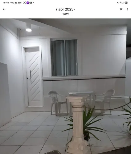 Apartamento independiente em casa compartida. Aluguel anual.