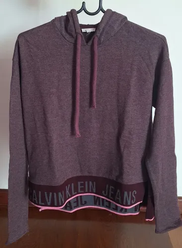 Moletom Calvin Klein Jeans na Cor Roxa