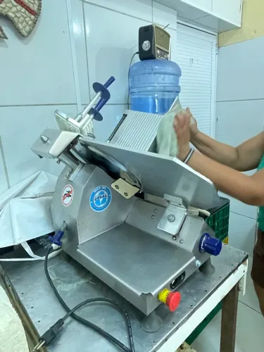 Fatiador e Cortador de Frios Gural Inox Disco de 30 cm Bivolt MXT-30