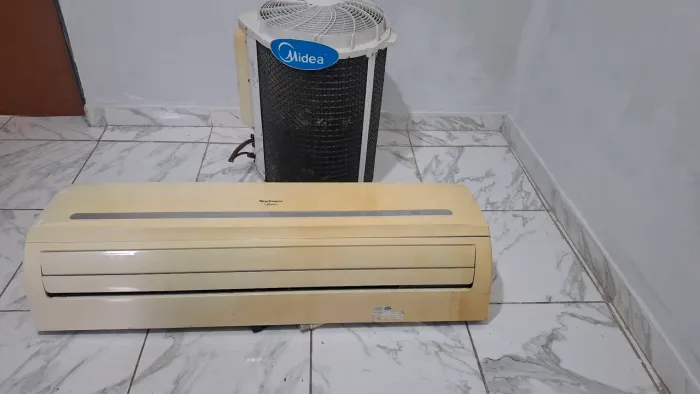 AR CONDICIONADO SEMI NOVO