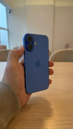 iPhone 16 128gb Azul