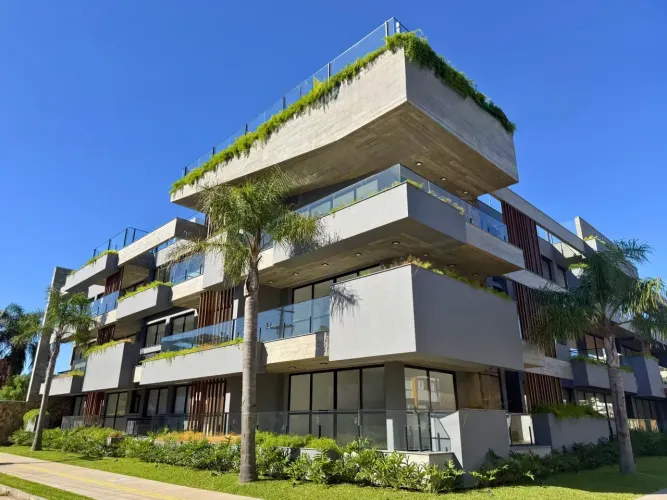 Apartamento novo com 2 suítes, sacada na Praia da Cal - Torres RS
