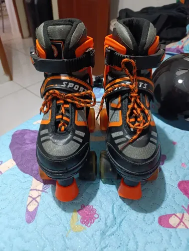 Patins estilo ROLLER SKATE semi novo