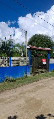 Vendo sítio no Am 010 km 37 , no cachoeira do leão, valor 130 mil .