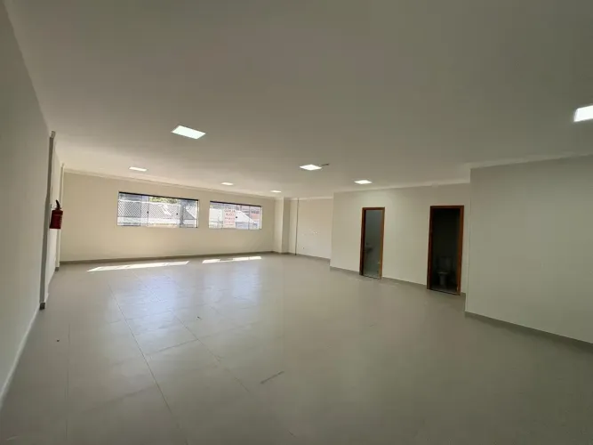 Imóvel para aluguel tem 250 metros quadrados em Glória - Vila Velha - ES