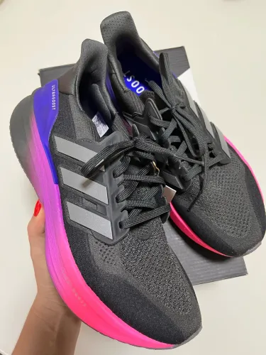 Tênis Adidas Ultraboost 5 