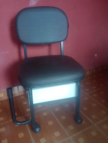 Cadeira de unha(sem o braço) com gaveta