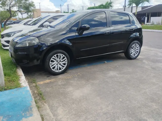 Fiat Punto Attractive Italia 1.4 F.flex 8V 5P 2012