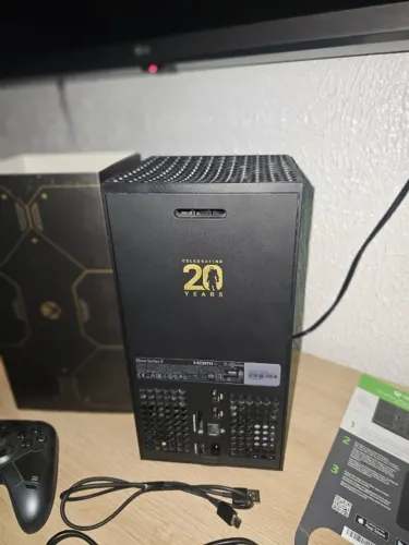 Microsoft Xbox Series X 1TB Halo Infinite cor cinza
