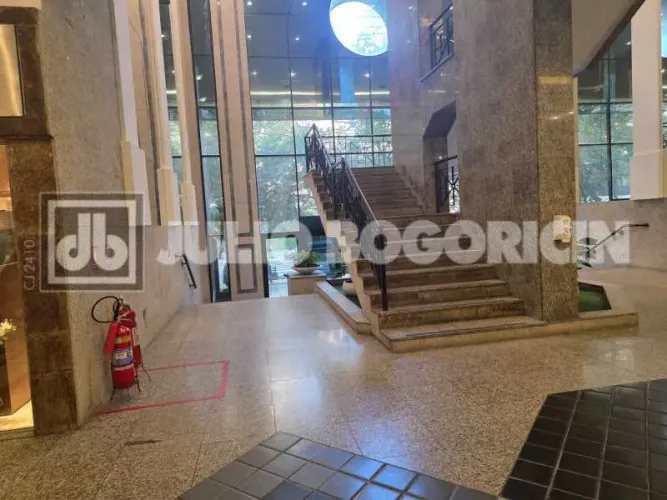 Loja : / Comercial / Gávea