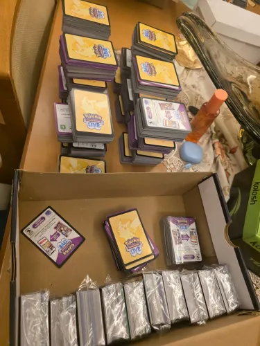 Lote com 4100 codigos pokemon Live