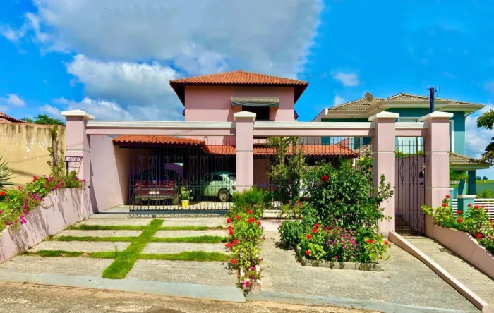 Sobrado com 325m² e 3 suítes à venda por R$ 550.000 no Jd. Bela Vista - Sarapuí/SP - VP823