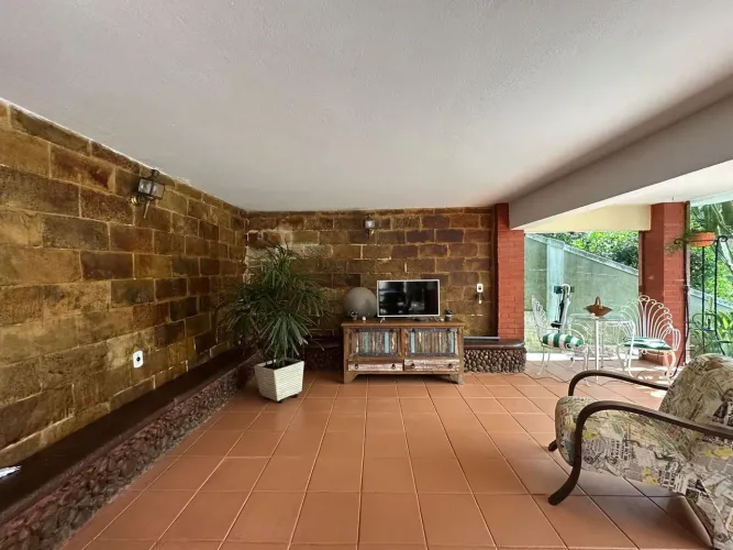 Casa com 3 quartos à venda em Quarteirão Brasileiro, Petrópolis/RJ | Ref. 335