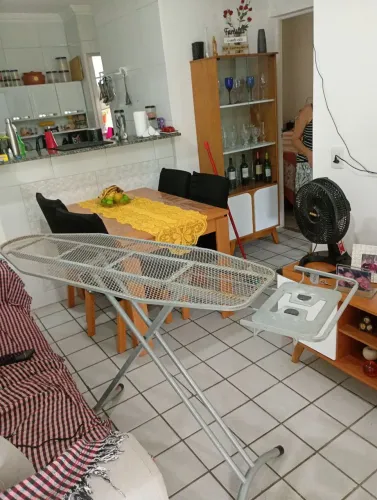 Vendo Tábua de Passar toda em Ferro toda trabalhada pouco uso leve de fácil manejo mot.mud