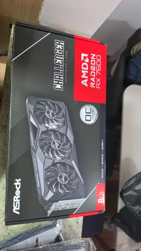 Placa de video AMD RADEON 7600