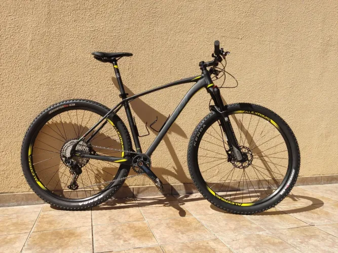 Bike Oggi Big Wheel 7.4 Aro 29 Shimano SLX 12v