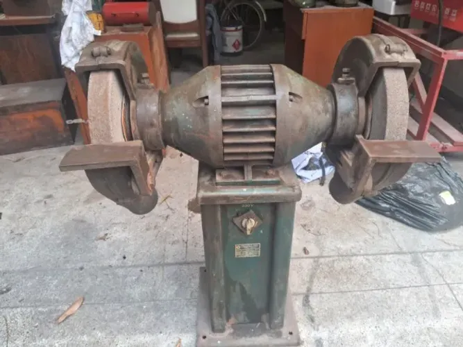 Moto Esmeril 5 CV Trifásico 220/380/440V com Coluna - BAMBOZZI