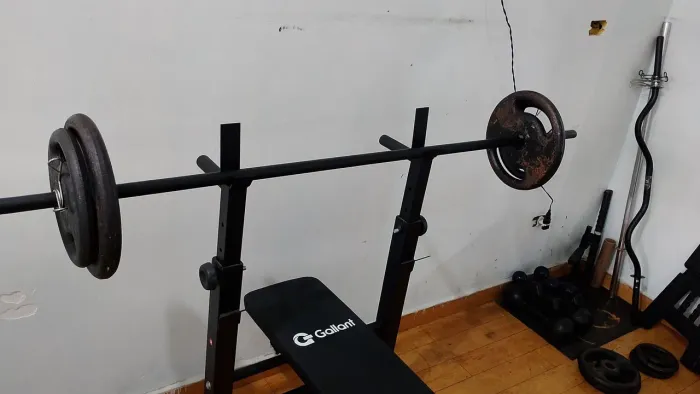 Mesa de Supino barras alteres e anilhas