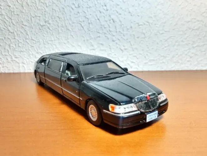 Miniatura Limousine Lincoln 1/43