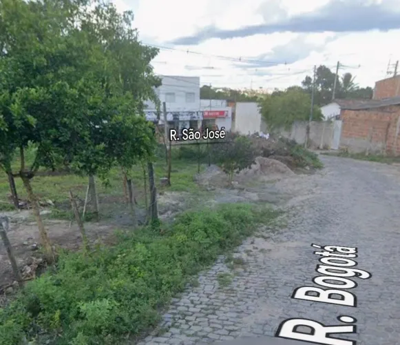 Vendo este terreno