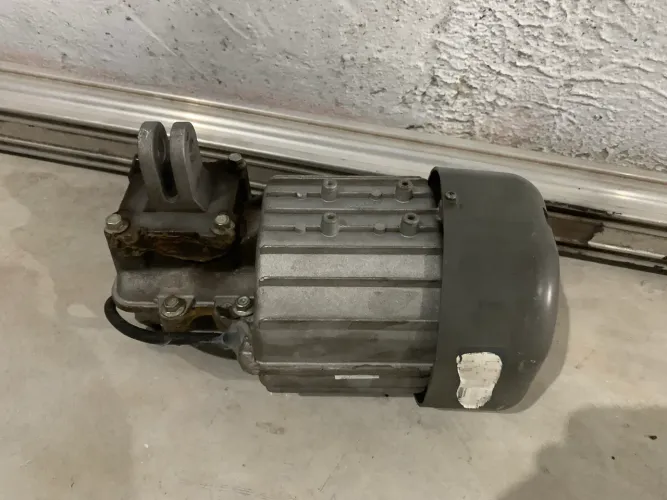 Motor De Portão Eletrônico Peccini