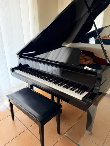 Piano de Cauda YAMAHA Clássico (usado)