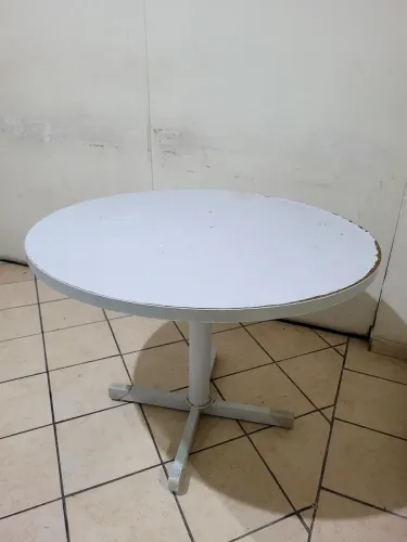 Mesa redonda escritório com cadeira