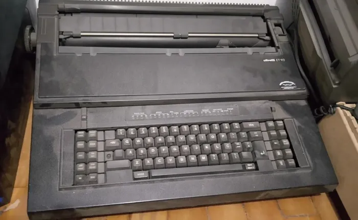 Olivetti ET112 Tenpo Maquina de Escrever Eletrônica