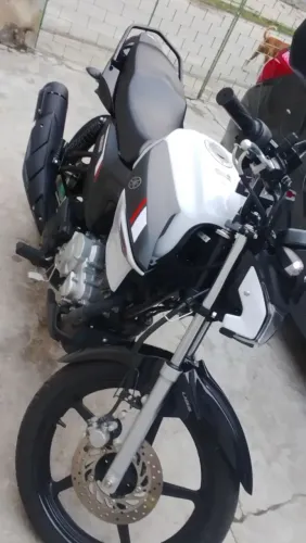 Moto de procedência telefone *