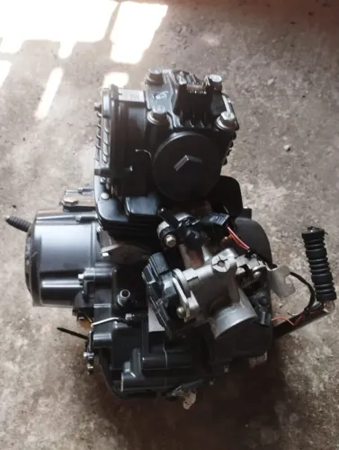 Motor de mottu completo