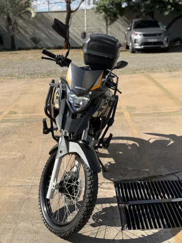Xre 300cc moto com apenas 11.000 mil km 