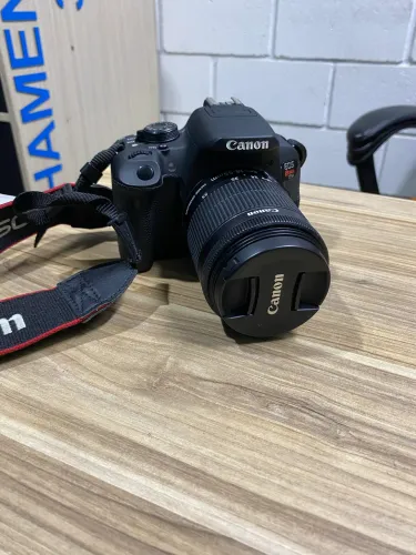 Câmera fotográfica semi-profissional Canon T5i e acessórios a parte