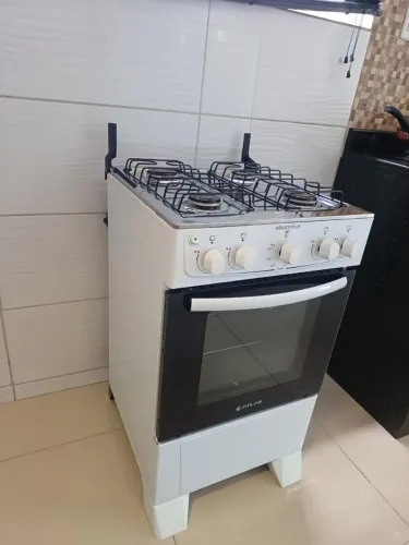 Fogão elétrico em perfeito estado frete grátis aceito cartões.