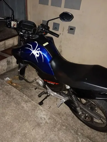 Passo plano minha moto em andamento