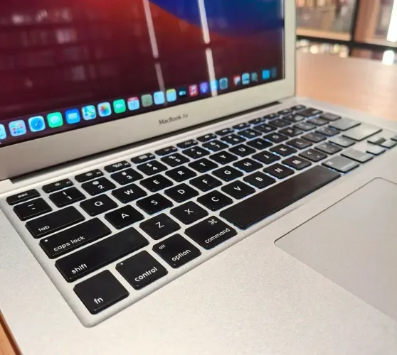 Barbada Pra HOJE MacBook Air 13 2014 i5 4GB SSD 128GB - Funcionando Perfeitamente