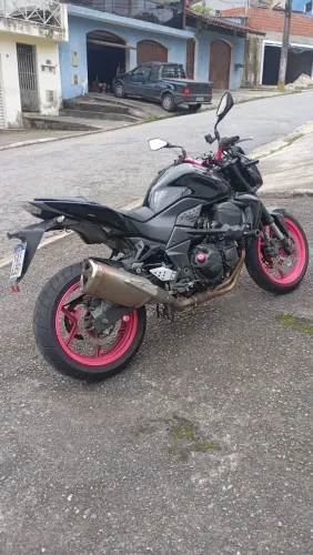 Kawasaki Z750 ano 2011 com 40 mil rodado