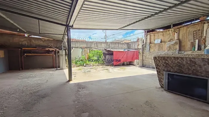 Lote com 420m² à venda no Carlos Prates