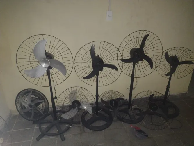 Vendo esses 8 ventilador tufão de parede e de pé pra consertar algu da sinal