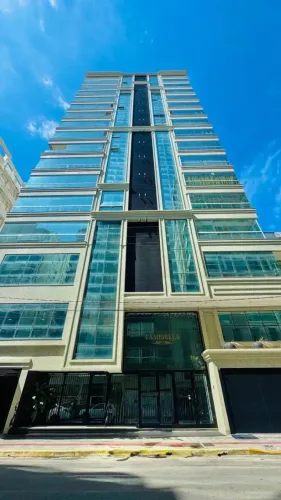 Apartamento quadra mar em Meia Praia Itapema Ed. Cambirela