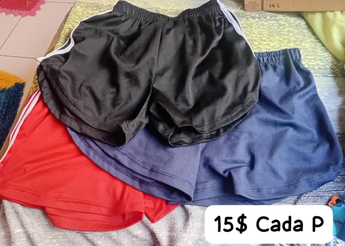 Roupas para breccho,  umas nunca usadas. 